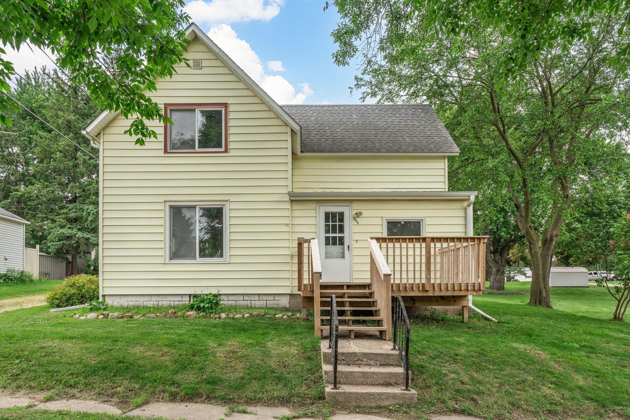 304 3rd Street Property Photo 1