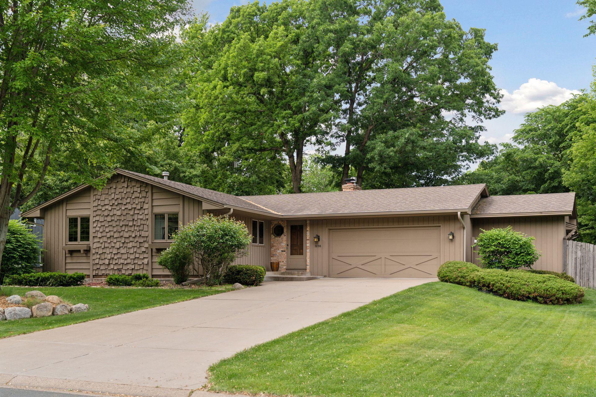 1698 Roxanna Lane