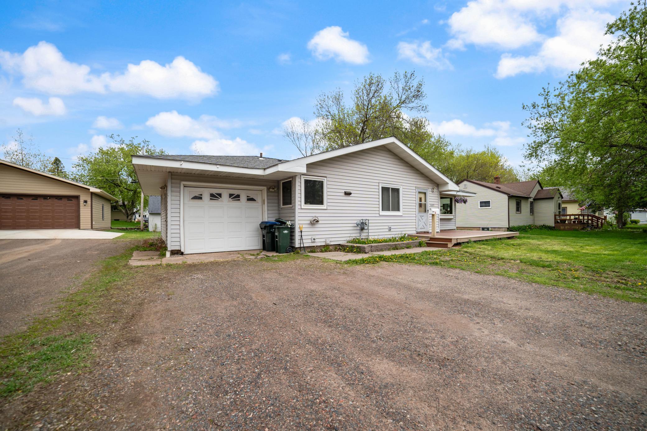 1609 Doddridge Avenue Property Photo 1