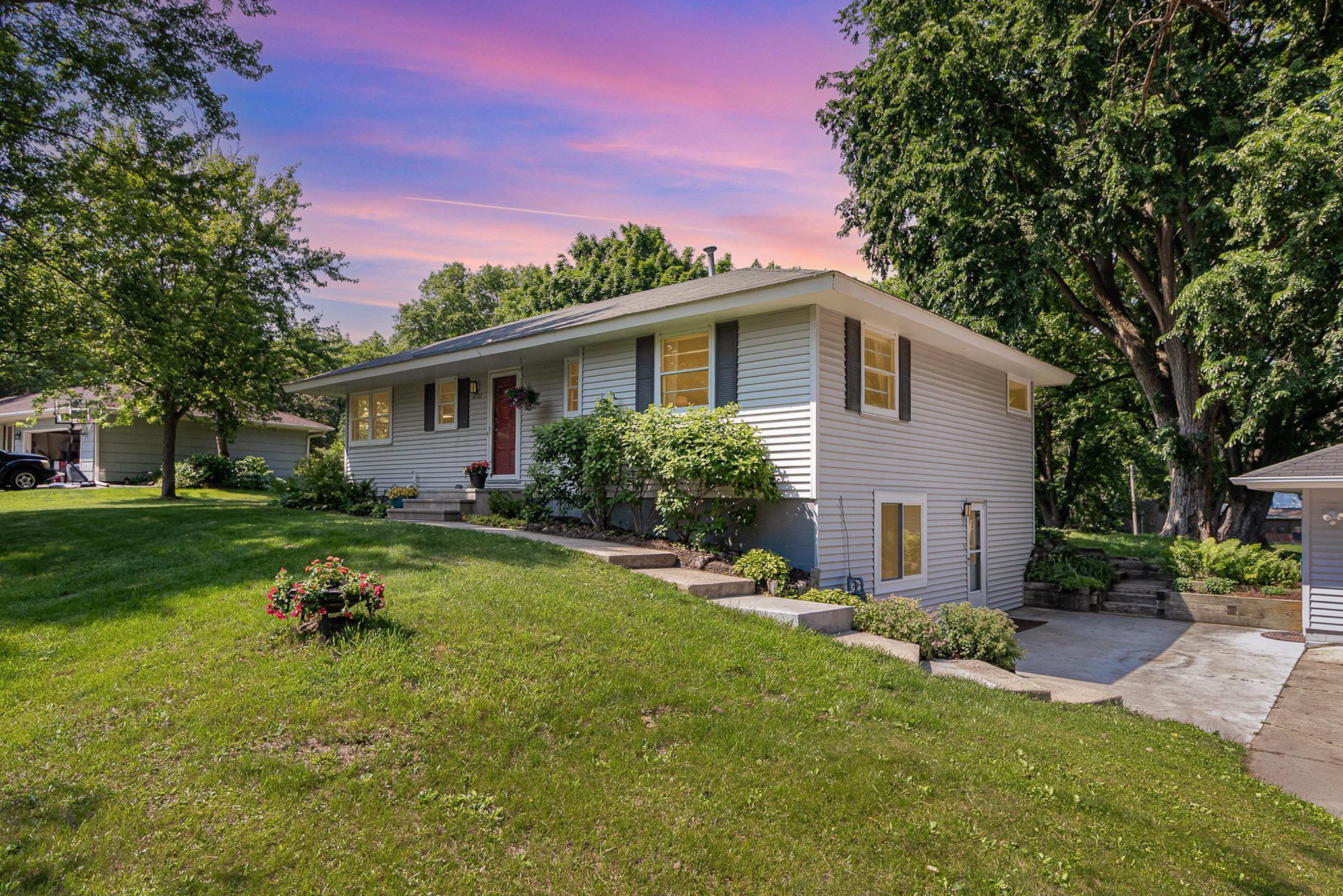 16522 Elm Drive Property Photo 3