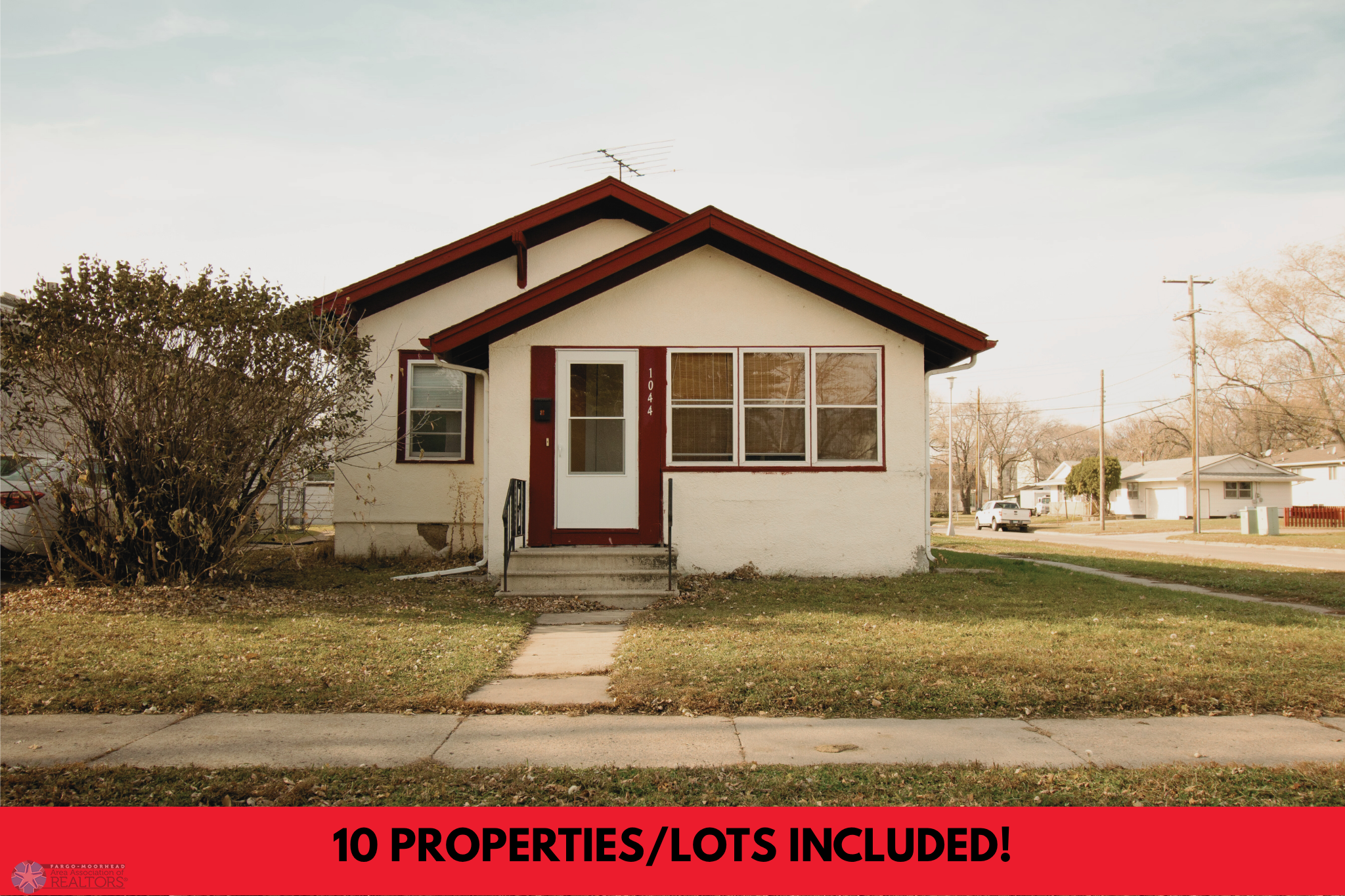 1044 16 Street N Property Photo 1
