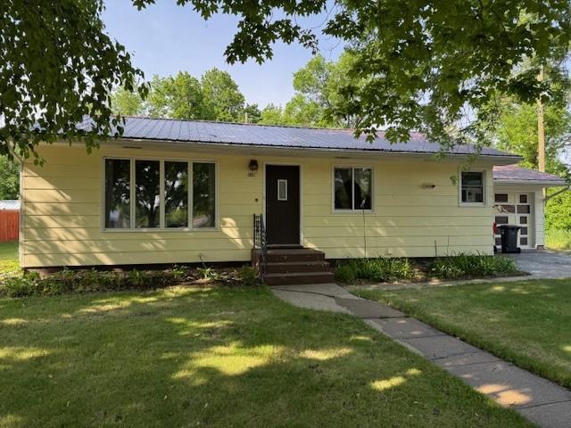 206 3rd Street E Property Photo 1