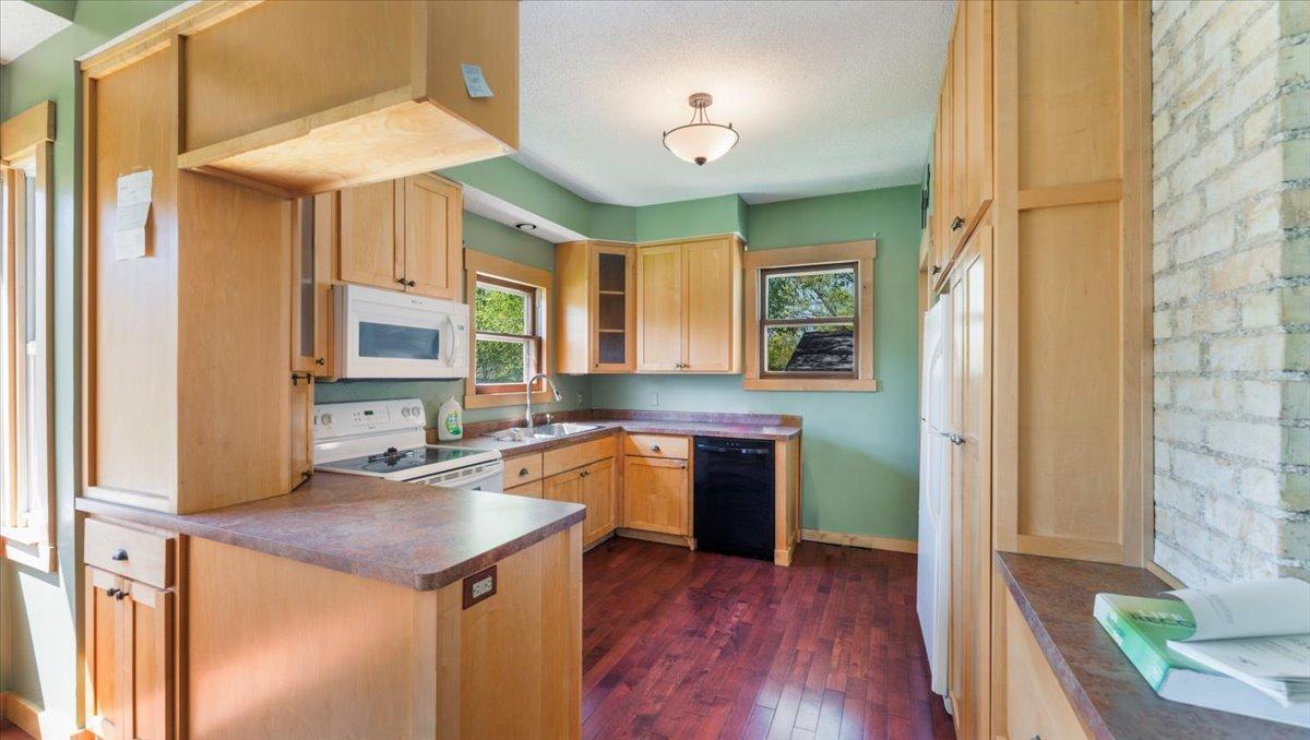 1125 9th Avenue Property Photo 2