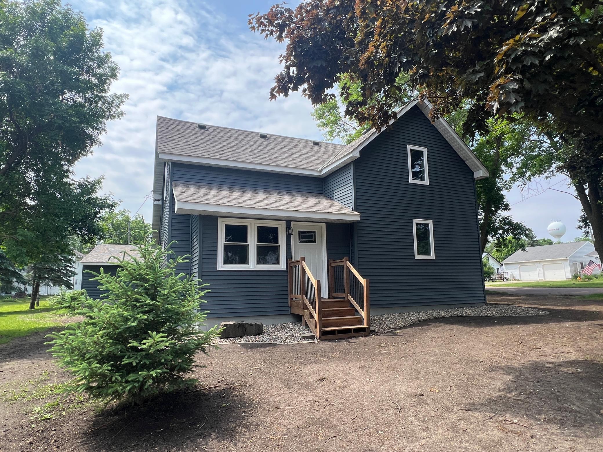 301 4th Street Property Photo 1