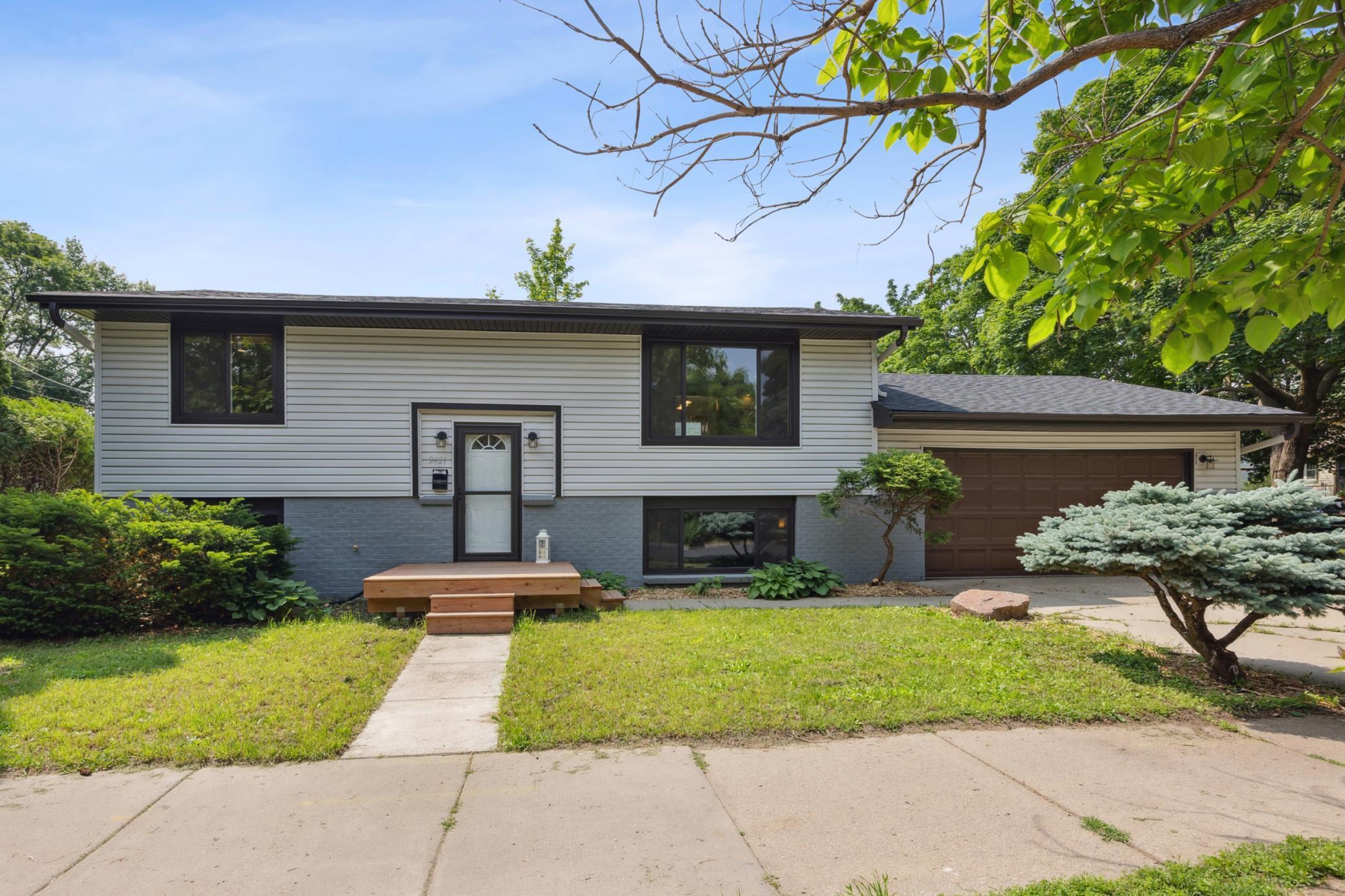 2421 Laurel Avenue Property Photo 1