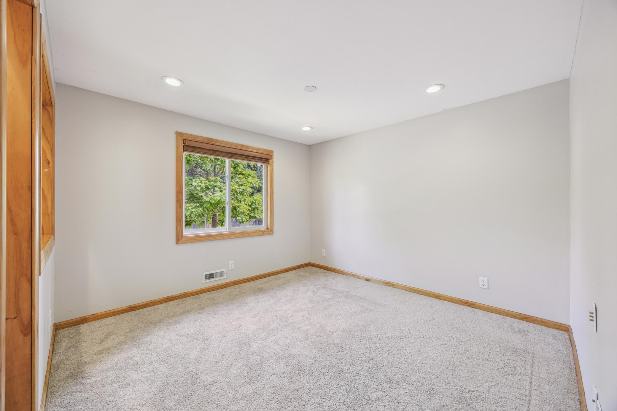 2421 Laurel Avenue Property Photo 17