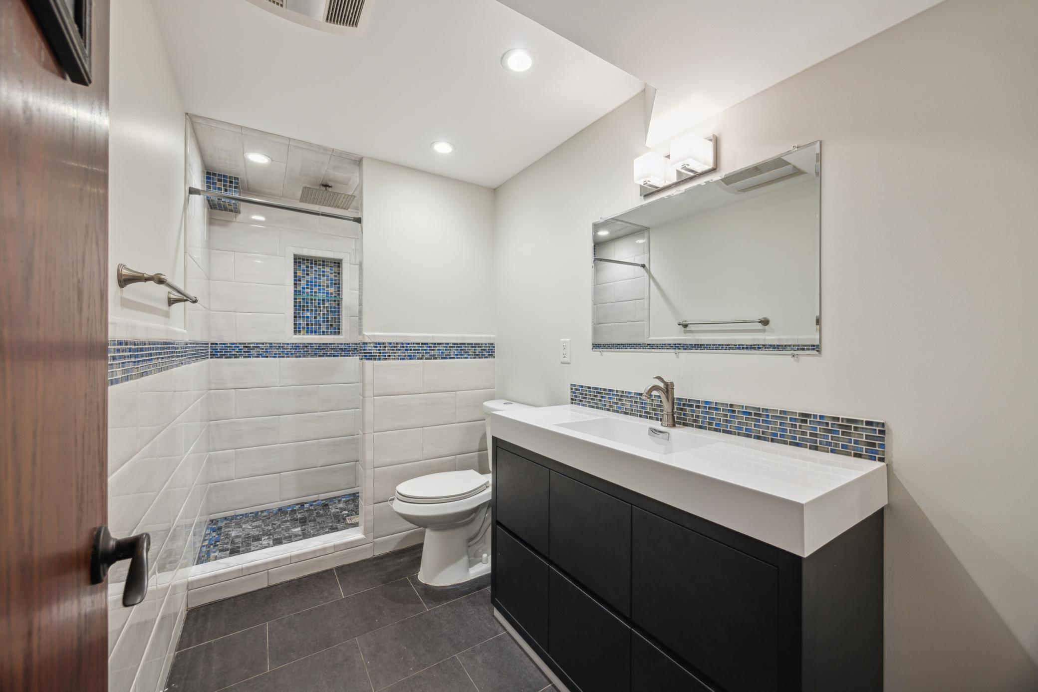 2421 Laurel Avenue Property Photo 20