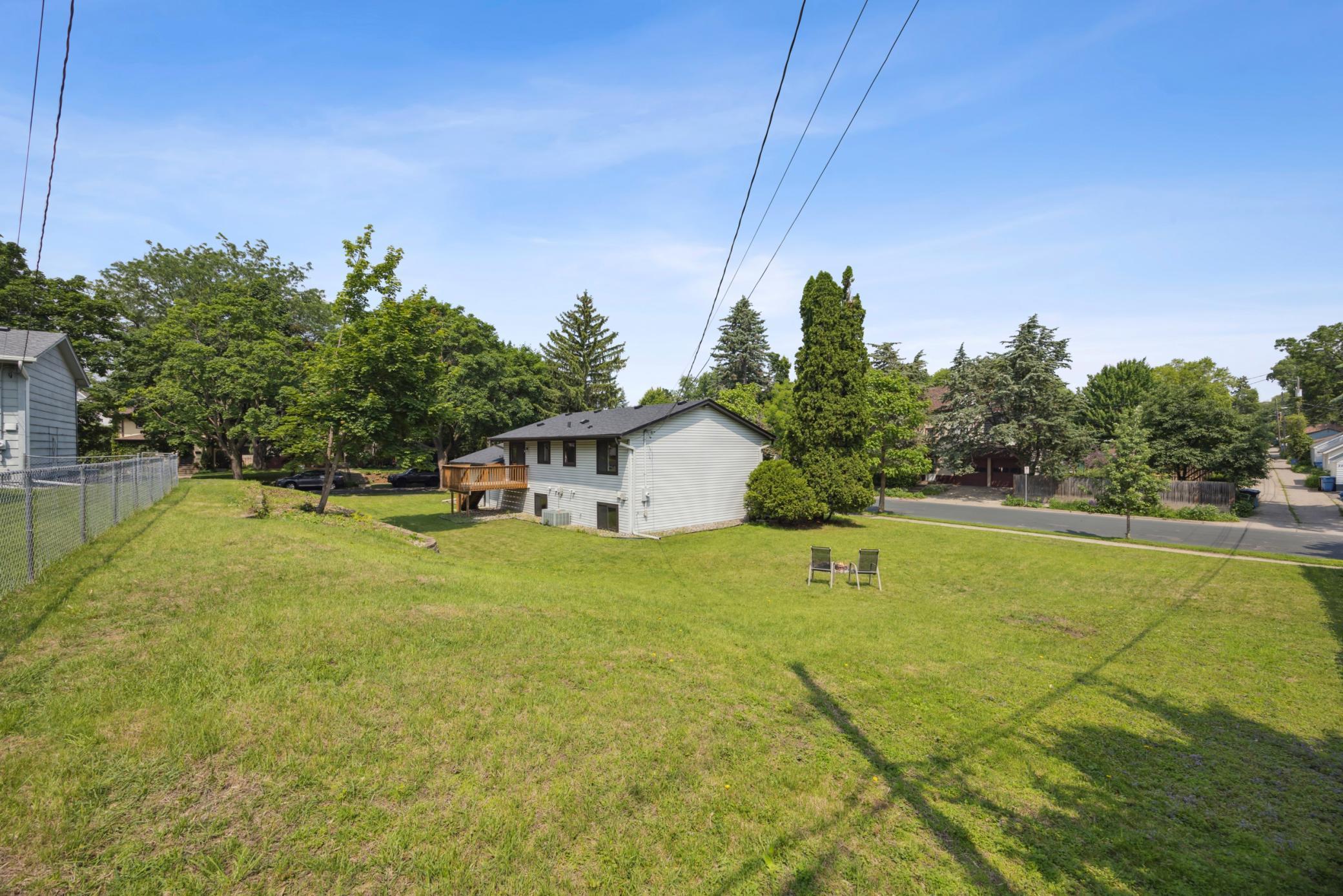2421 Laurel Avenue Property Photo 23