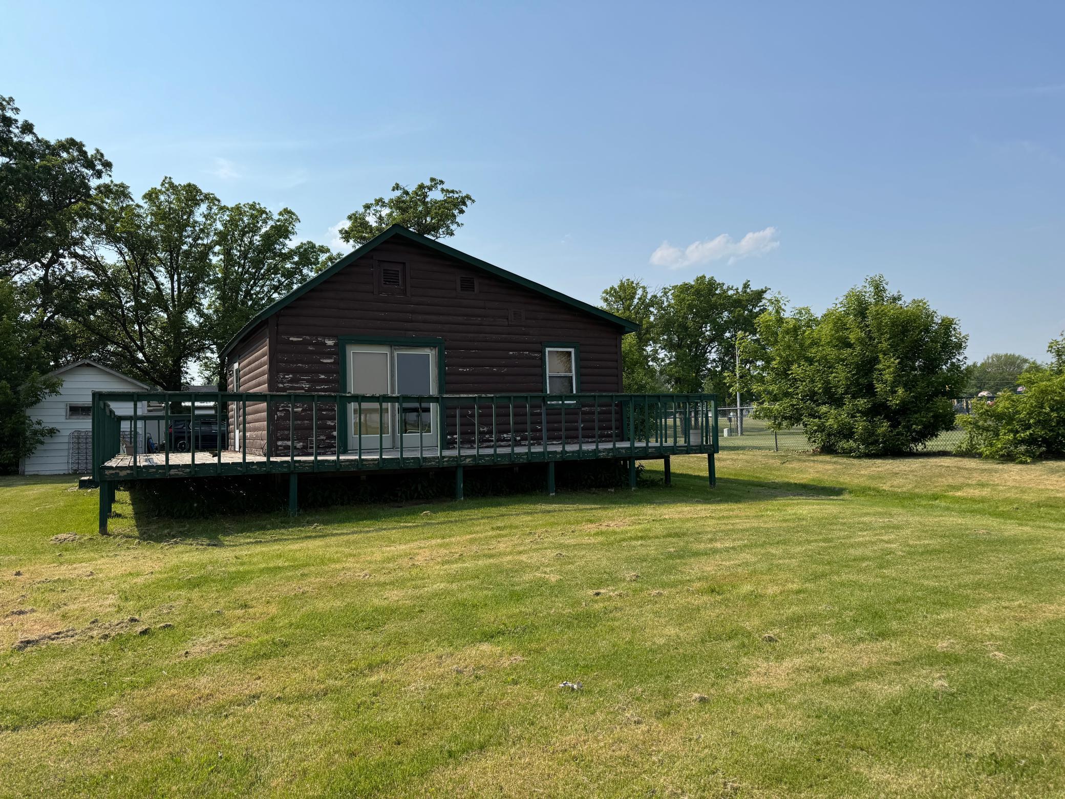 109 E Lokken Avenue Property Photo 1