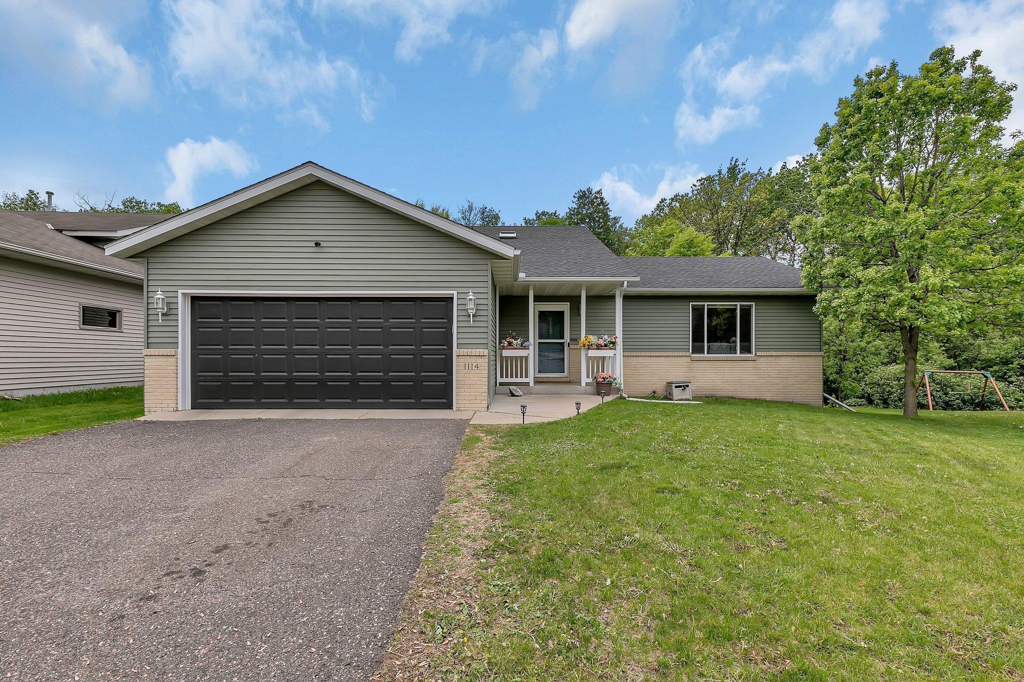 1114 Summit Way Property Photo 1