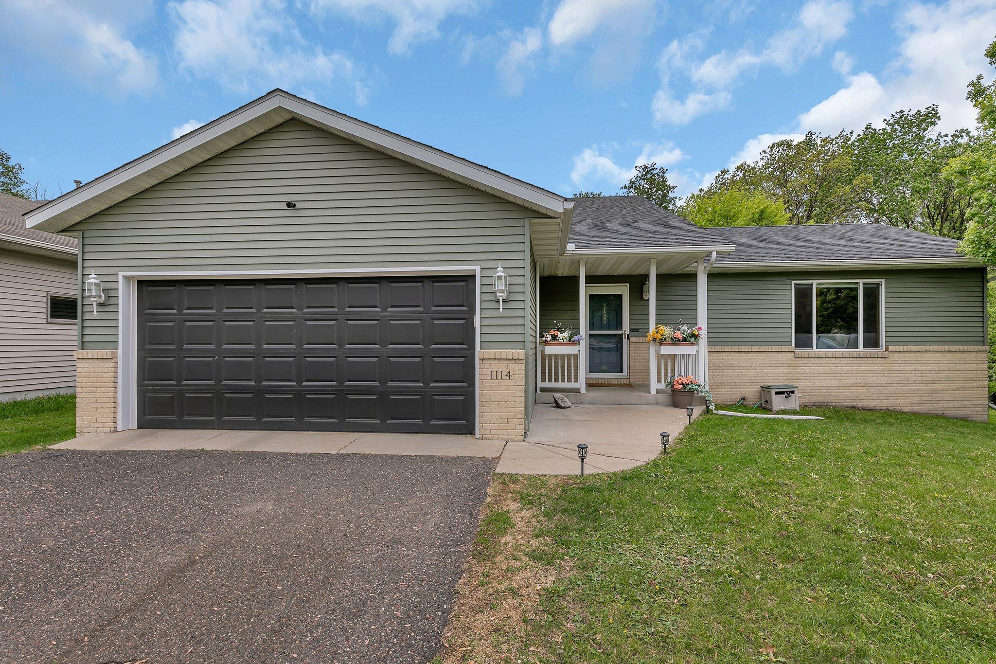 1114 Summit Way Property Photo 2