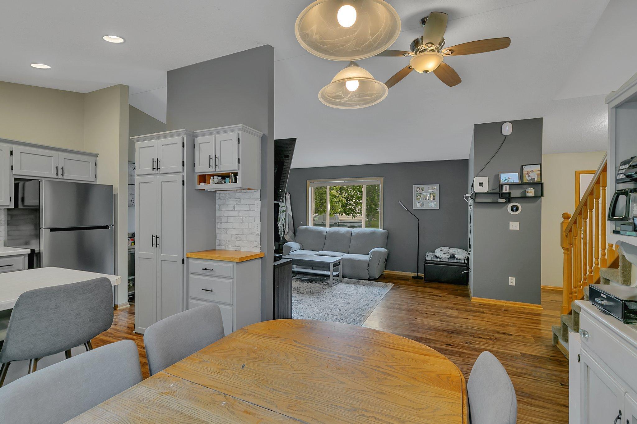 1114 Summit Way Property Photo 5