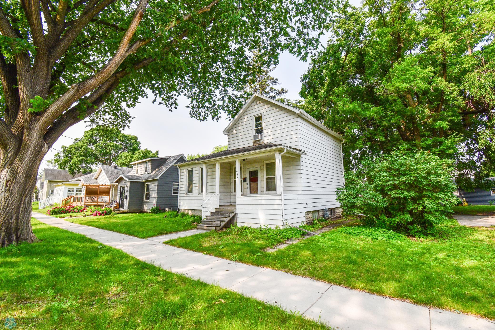 732 2nd Street Property Photo 1