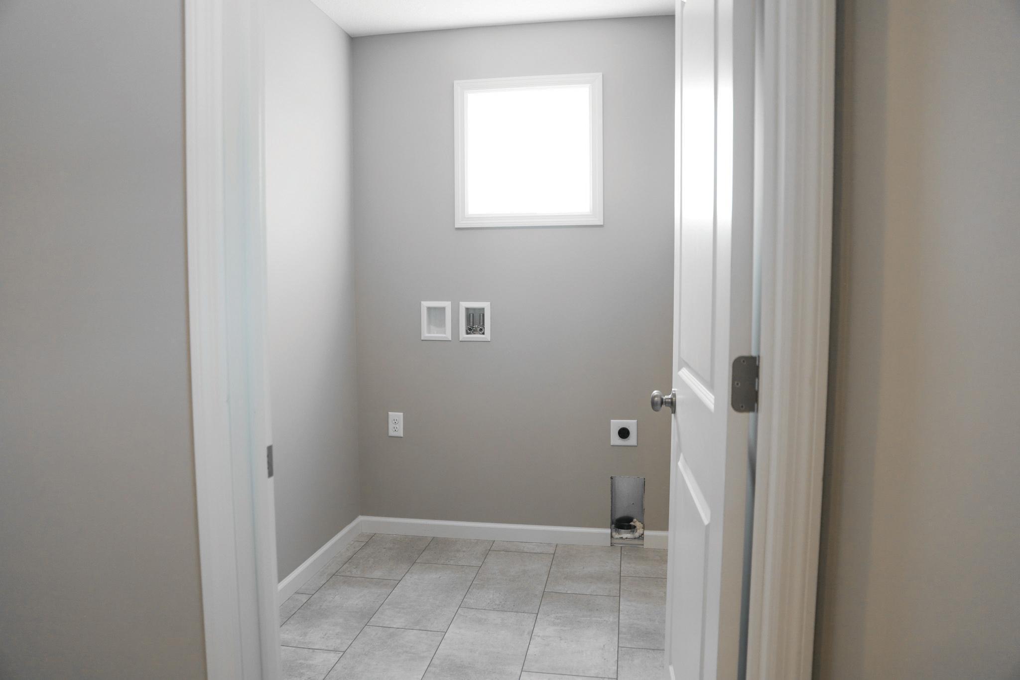 2443 Greenbriar Lane Property Photo 8