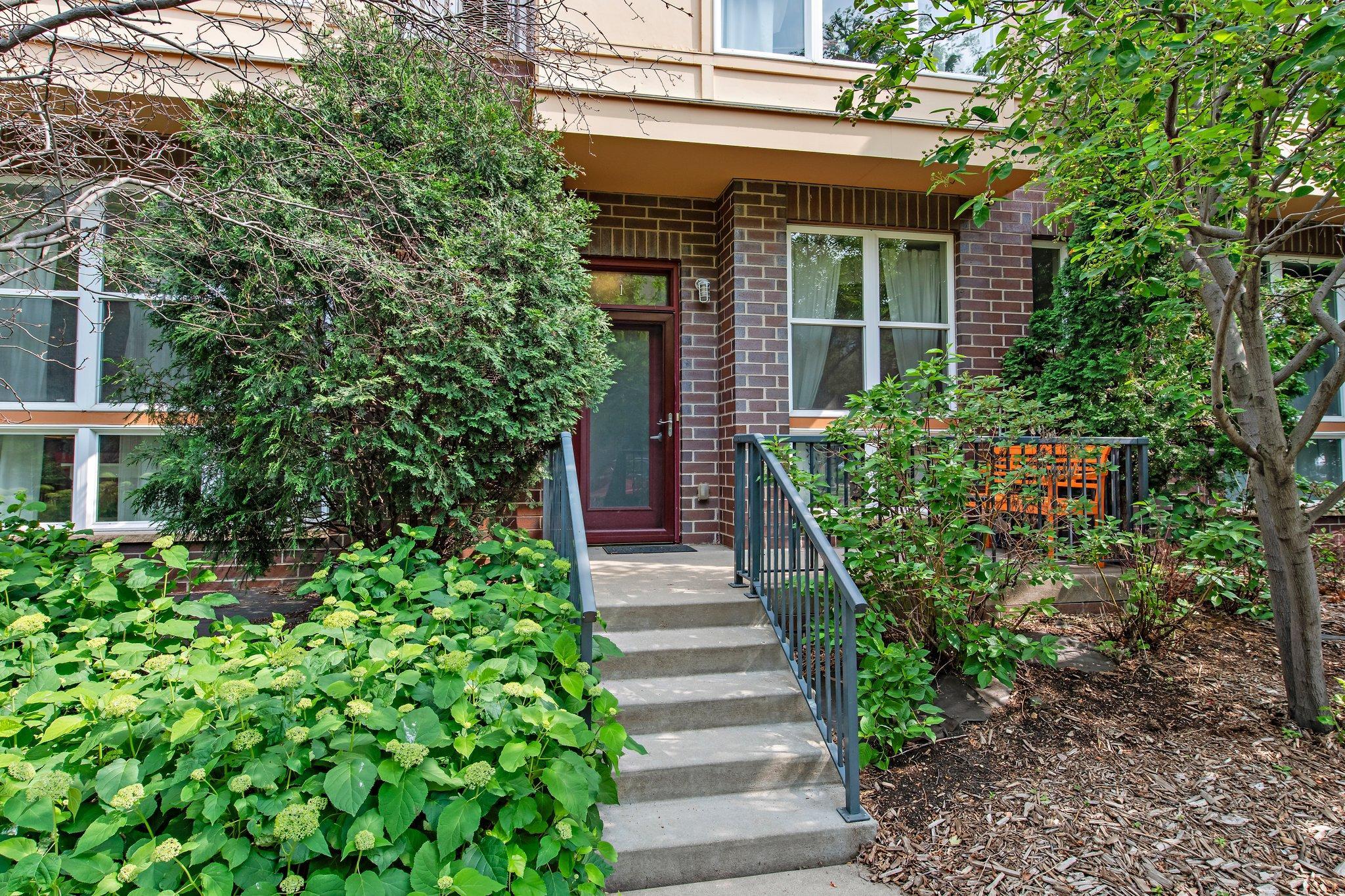2650 University Avenue 1 Property Photo 2