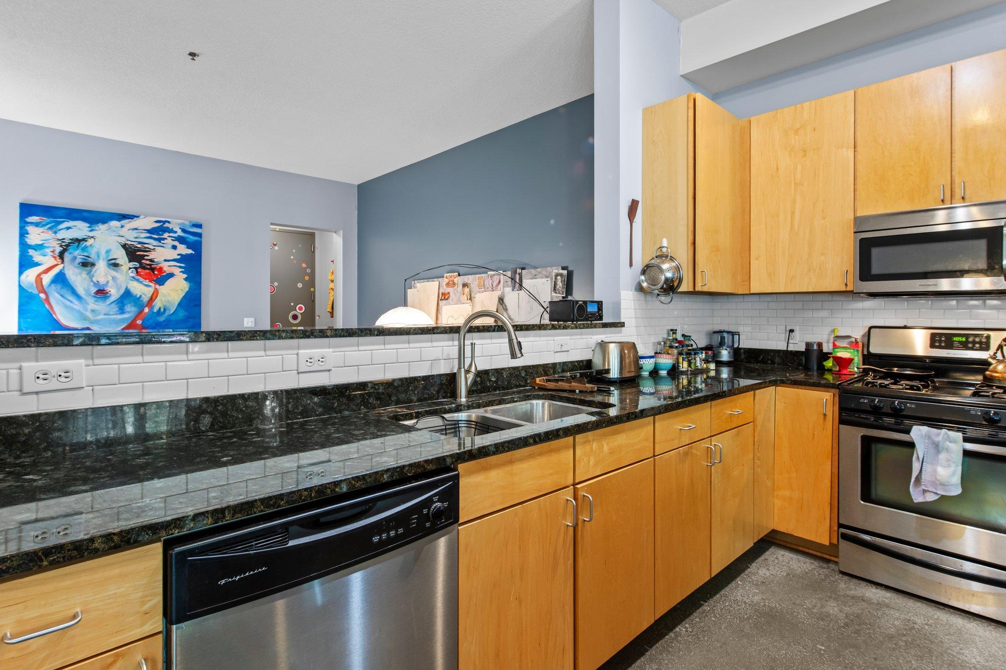2650 University Avenue 1 Property Photo 6