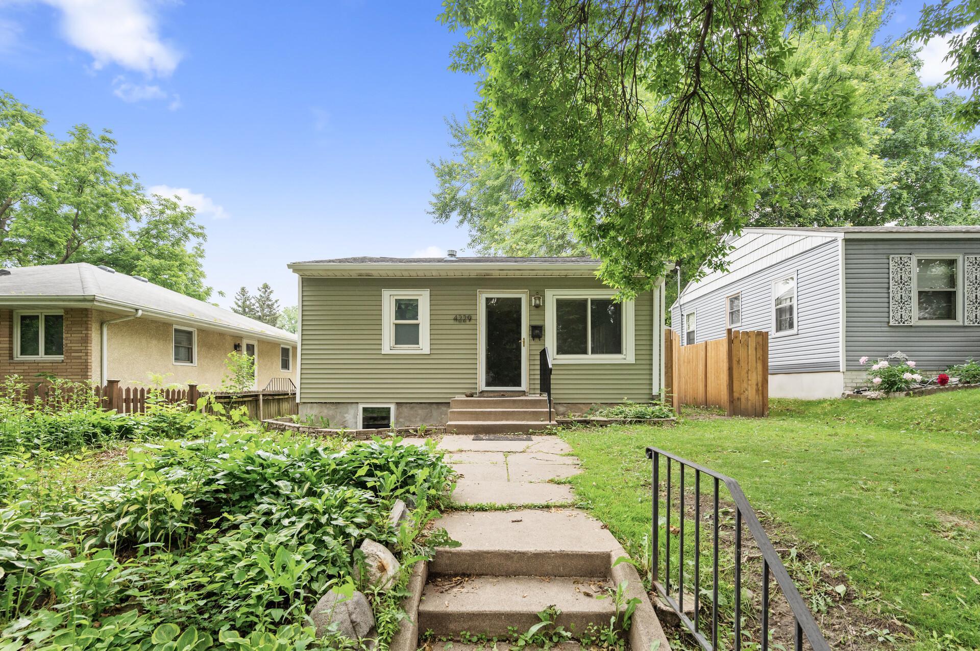 4229 5th Street Property Photo 2