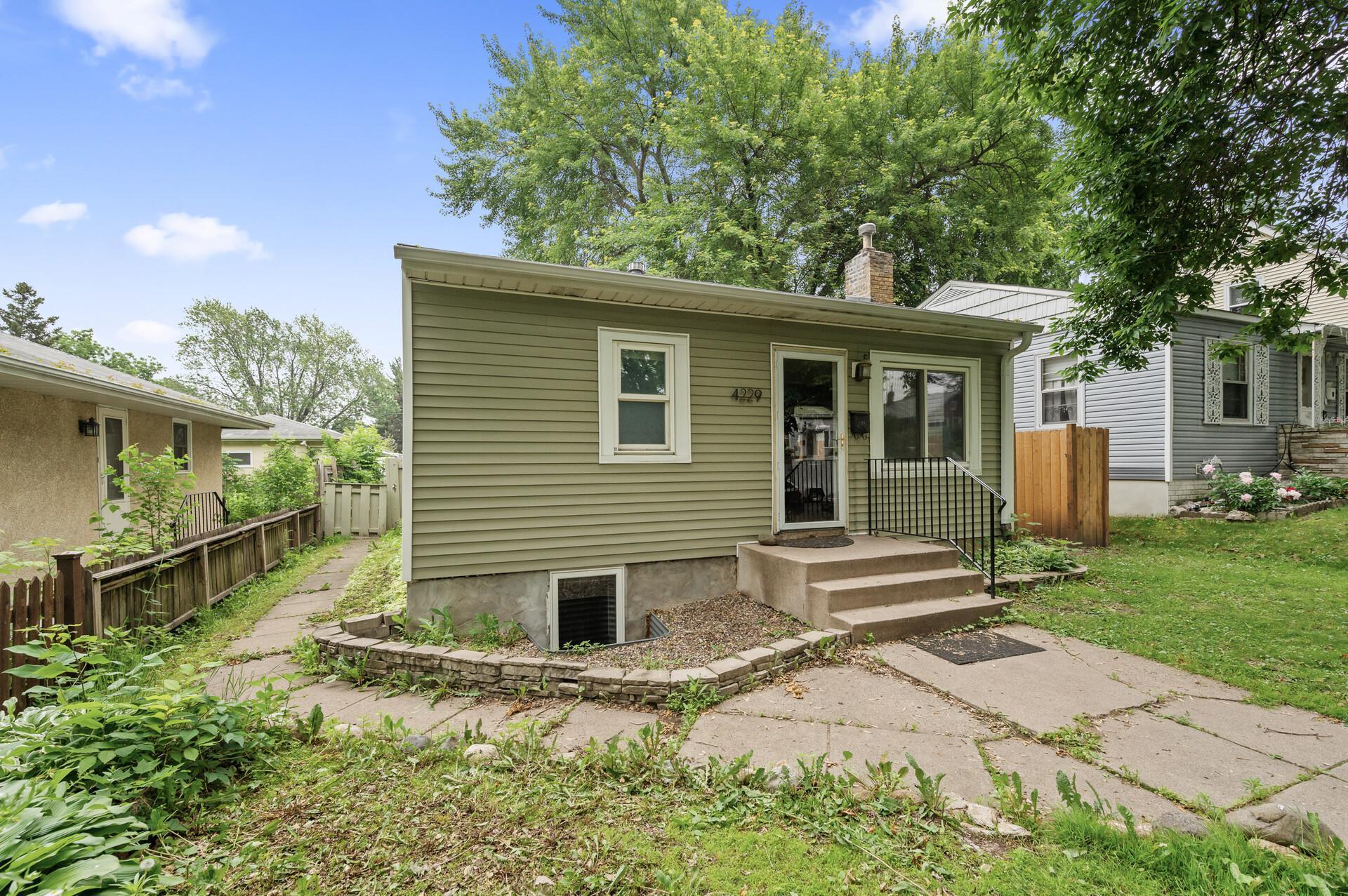 4229 5th Street Property Photo 4