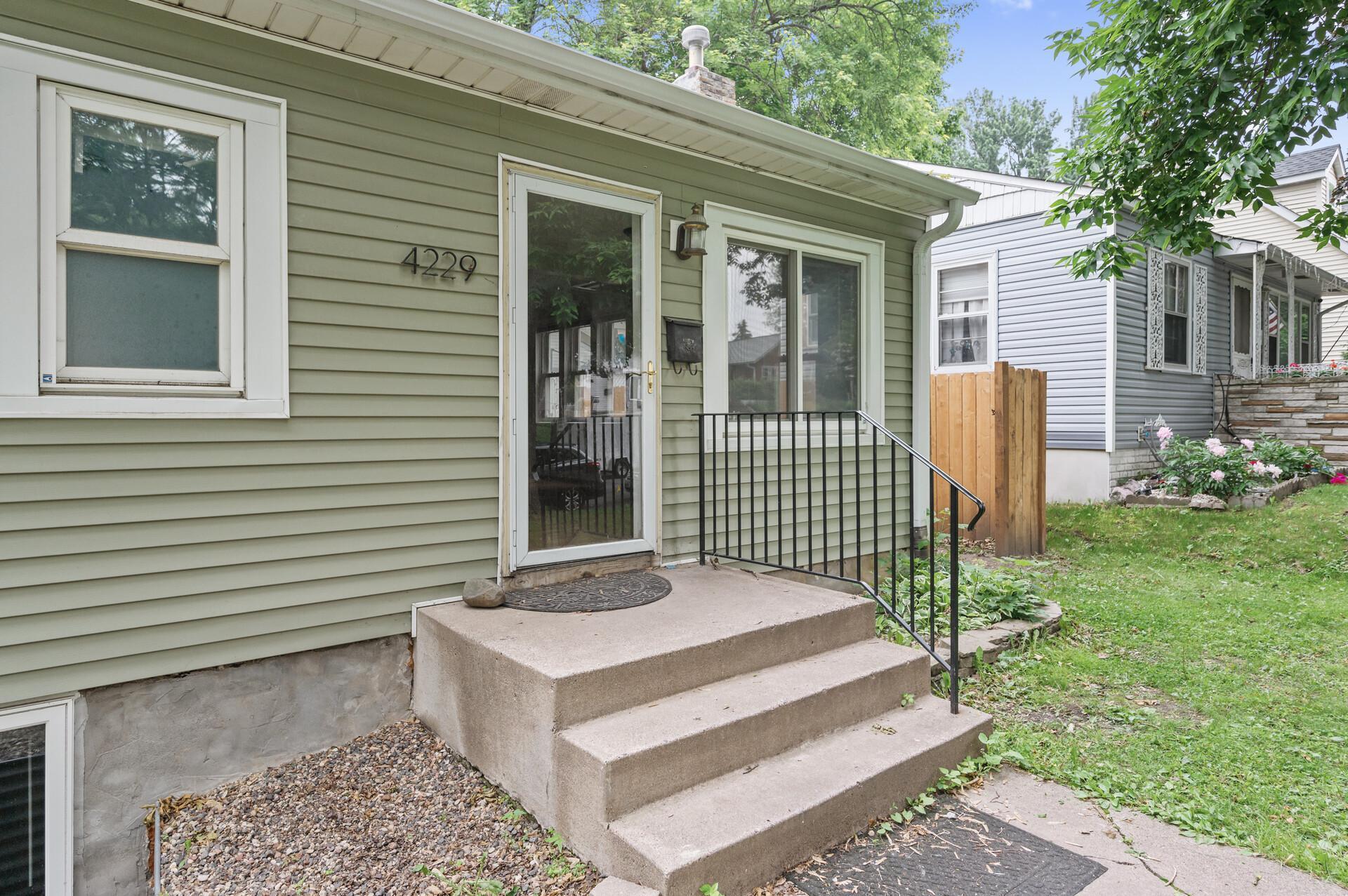 4229 5th Street Property Photo 5