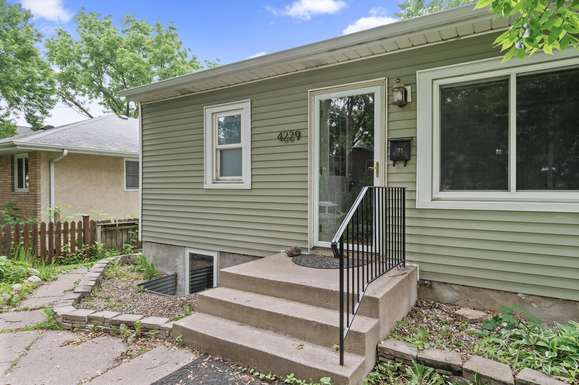 4229 5th Street Property Photo 6