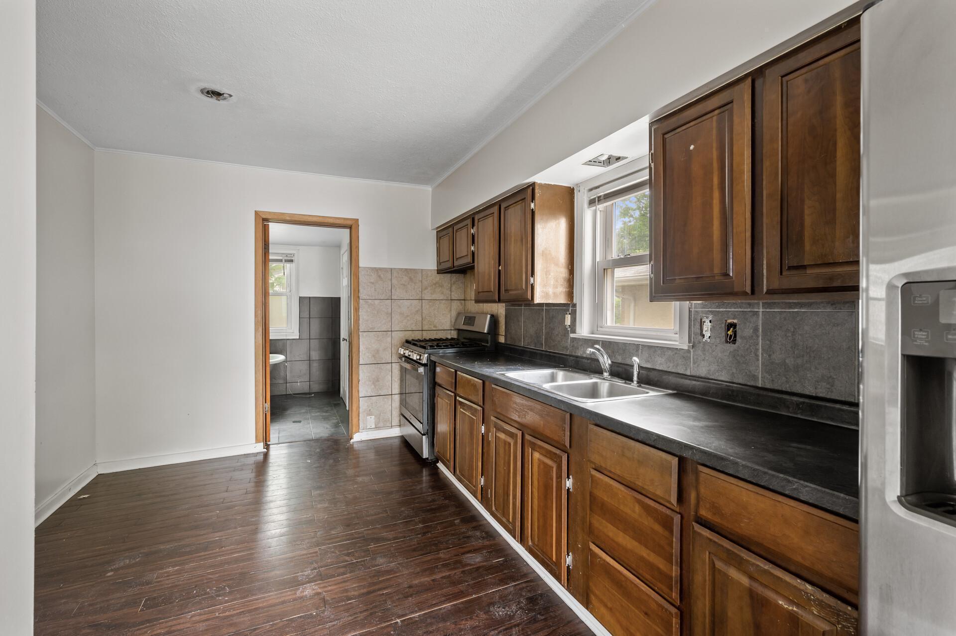 4229 5th Street Property Photo 19