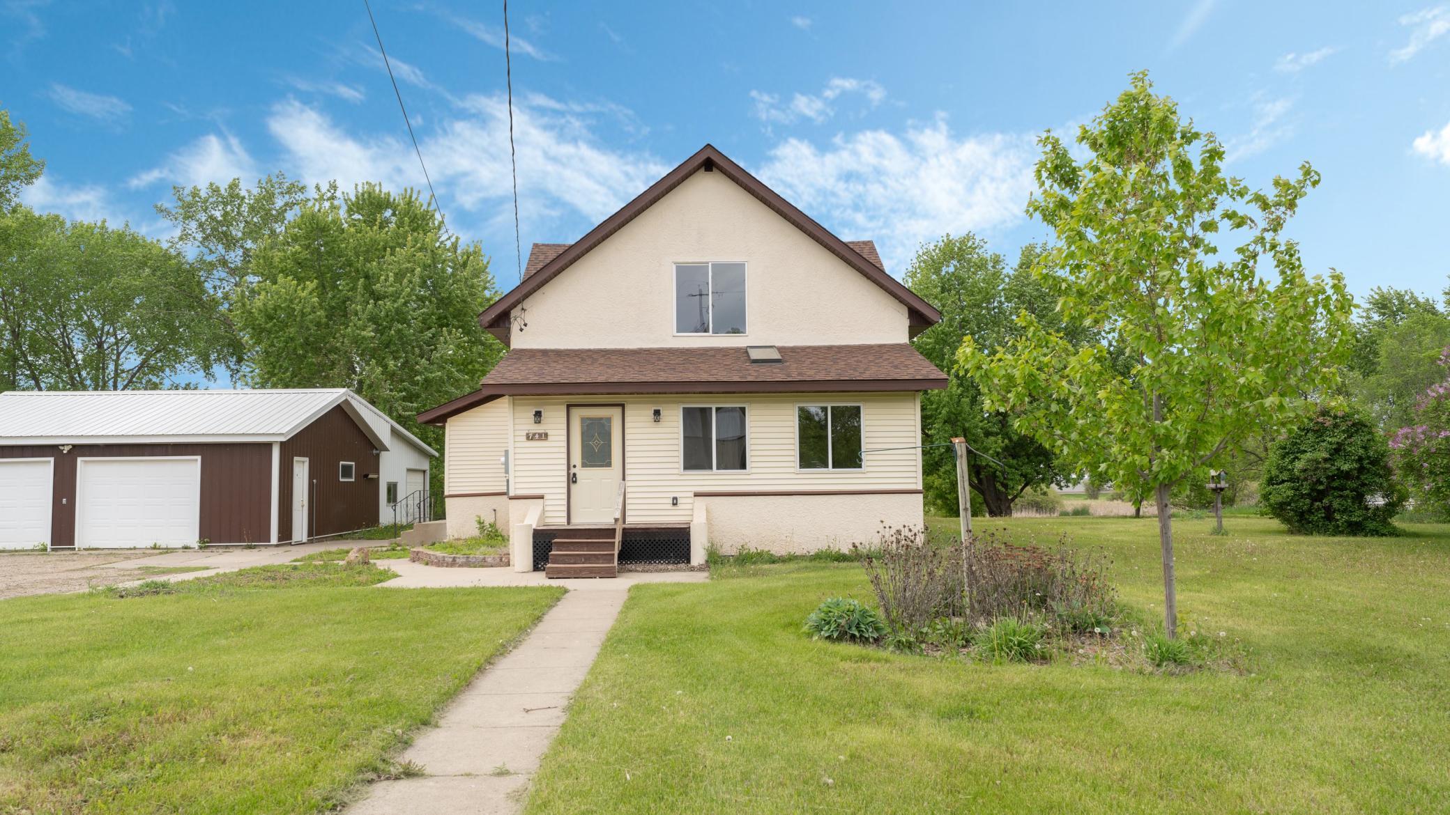 741 Riverside Road Property Photo 2