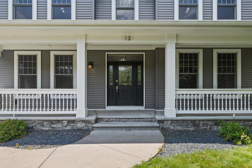 13 Echo Lake Boulevard Property Photo 3