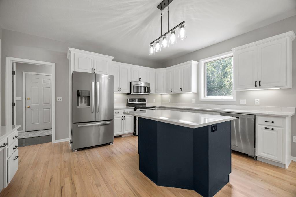 13 Echo Lake Boulevard Property Photo 12