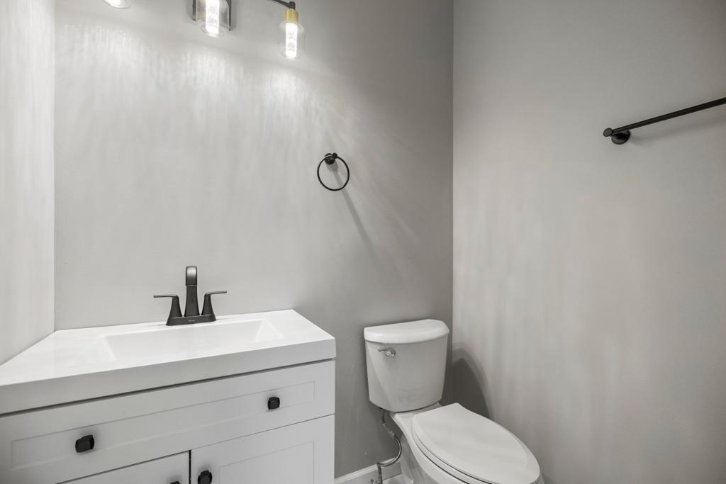 13 Echo Lake Boulevard Property Photo 19