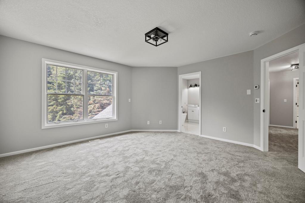 13 Echo Lake Boulevard Property Photo 23
