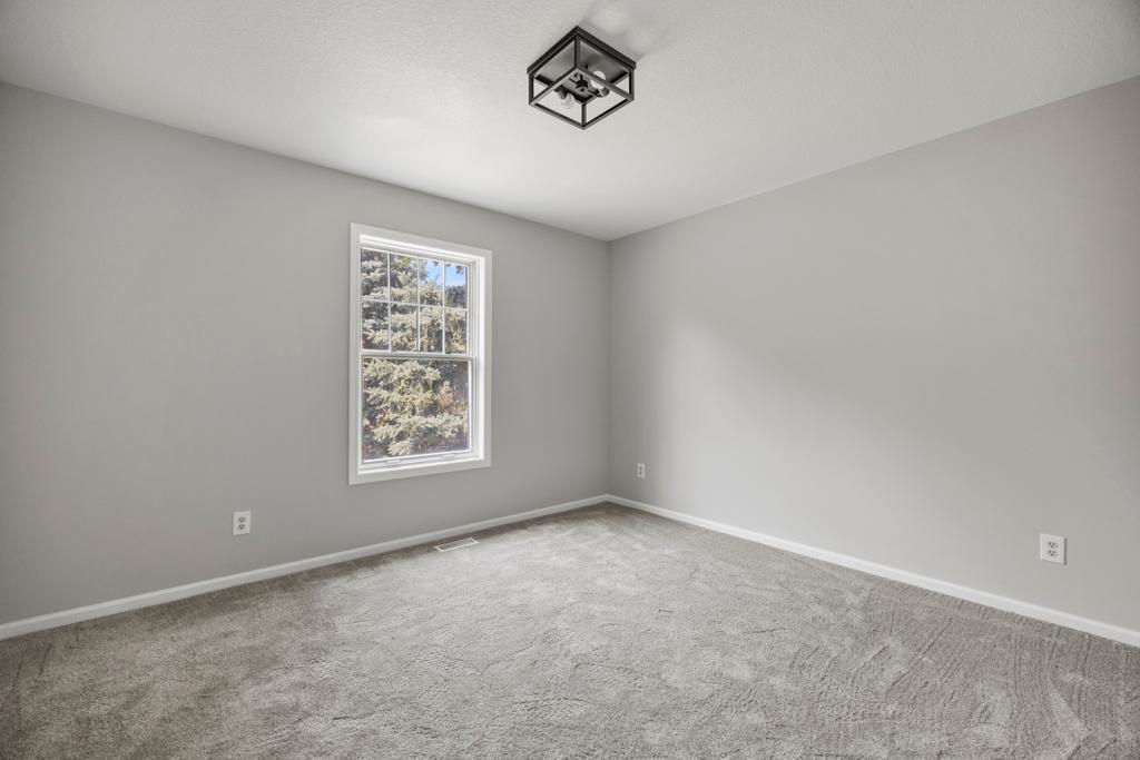 13 Echo Lake Boulevard Property Photo 24