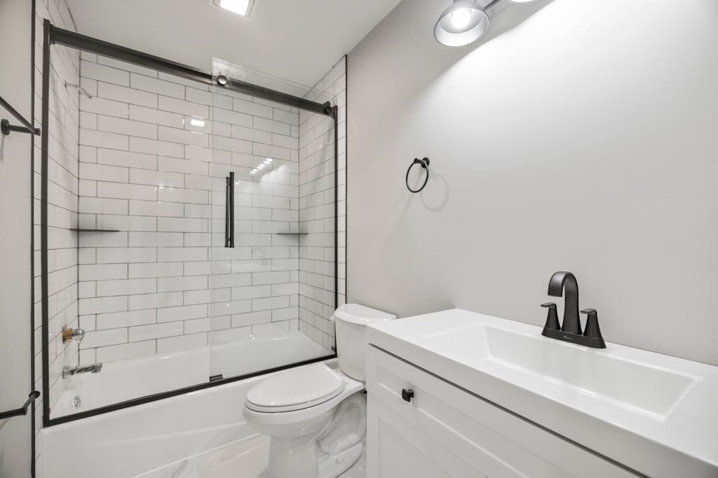 13 Echo Lake Boulevard Property Photo 26