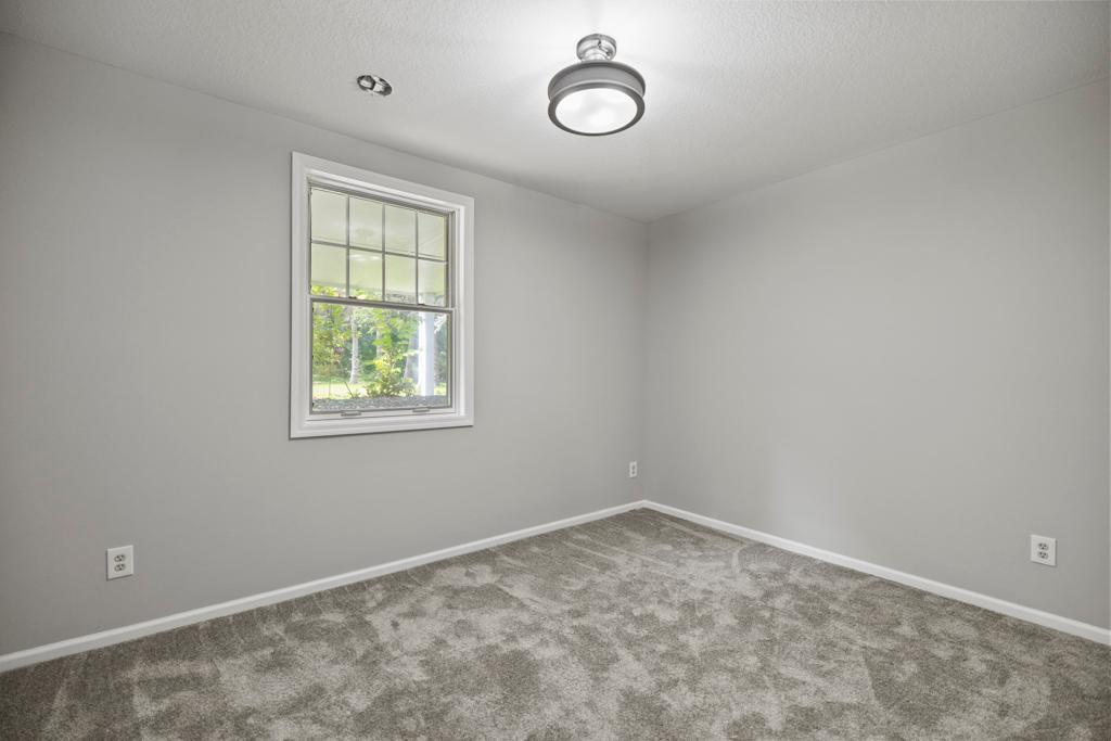 13 Echo Lake Boulevard Property Photo 33
