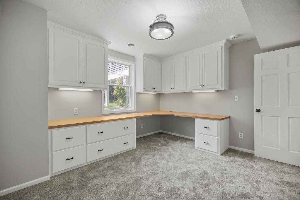 13 Echo Lake Boulevard Property Photo 35