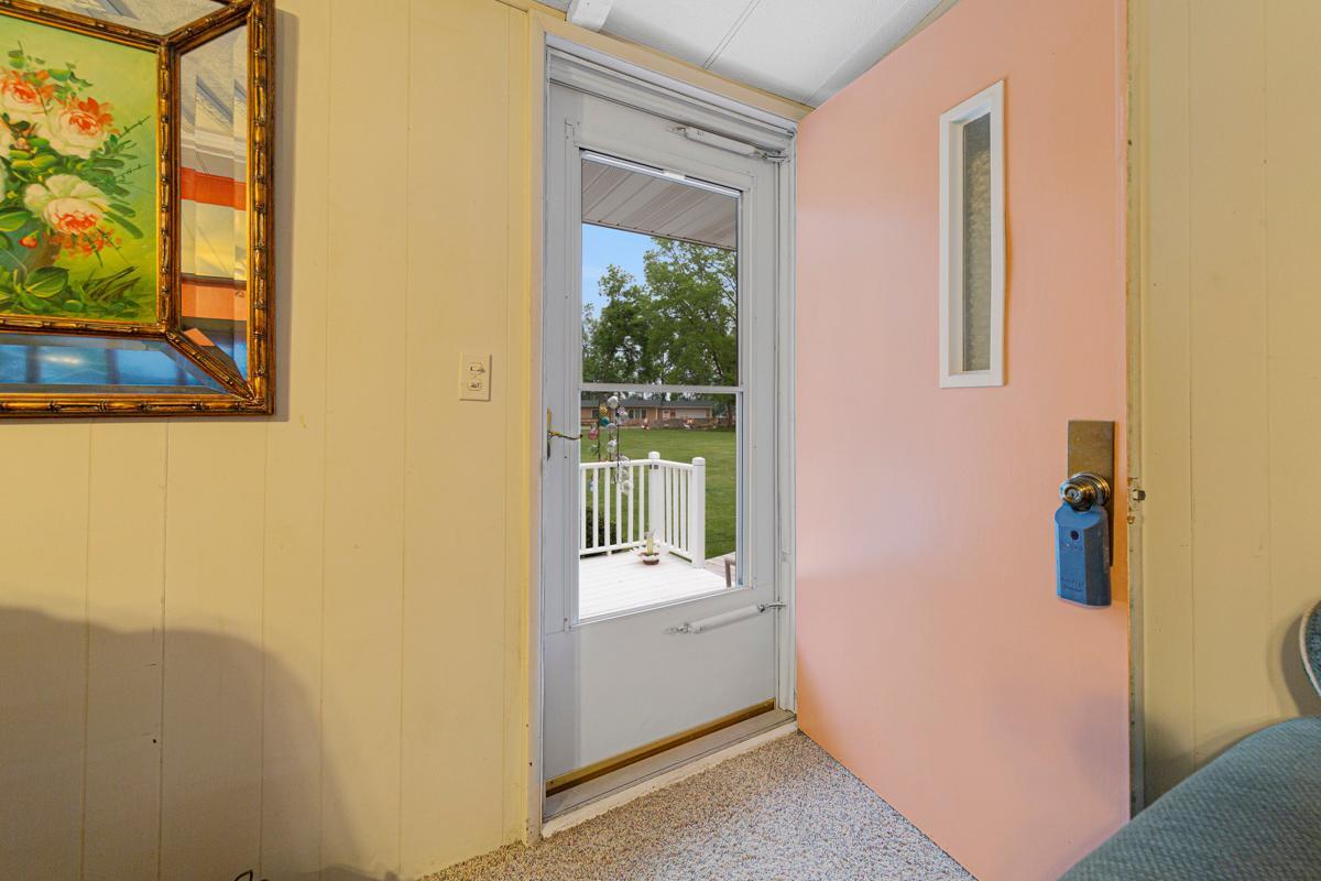 18221 Roberds Lake Boulevard Property Photo 8