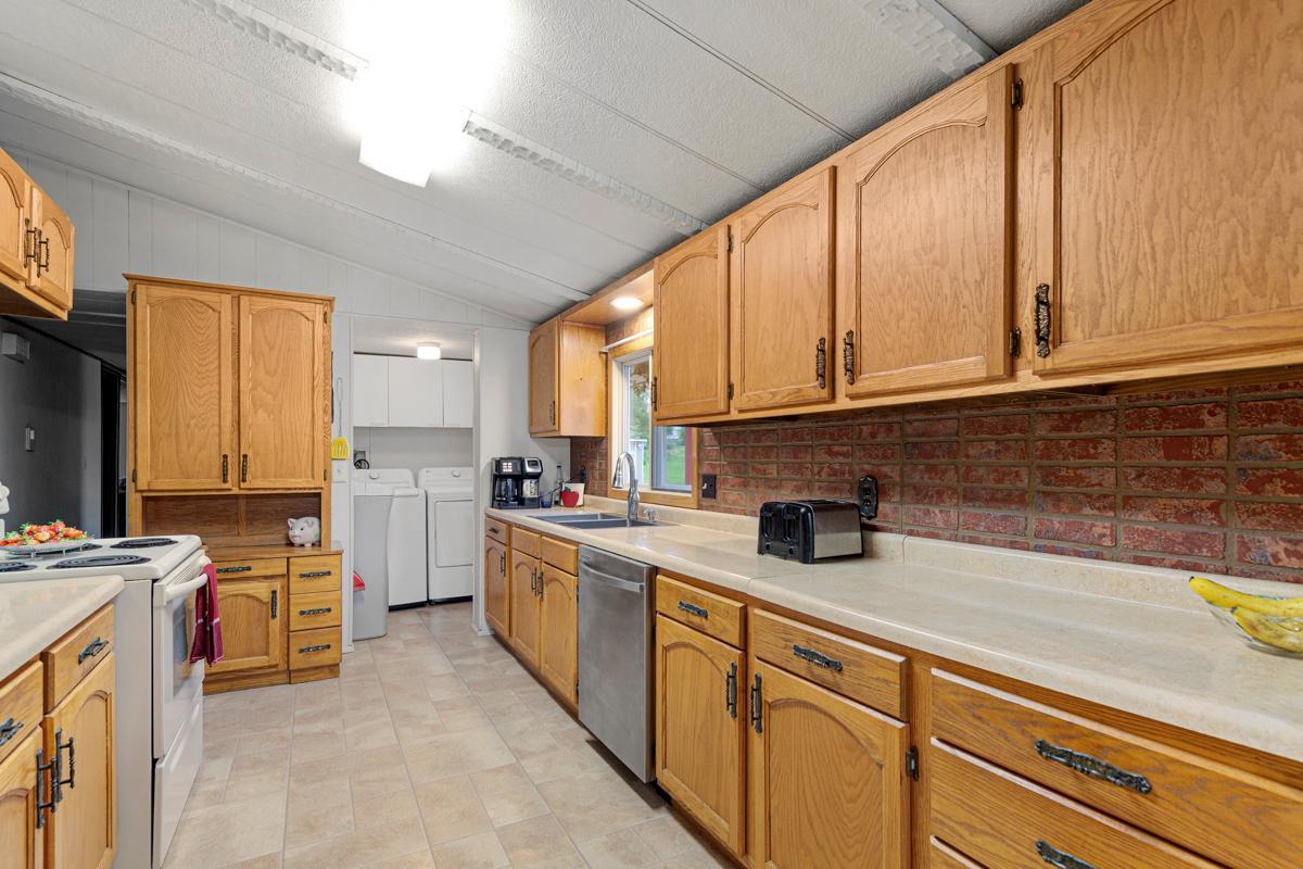 18221 Roberds Lake Boulevard Property Photo 13