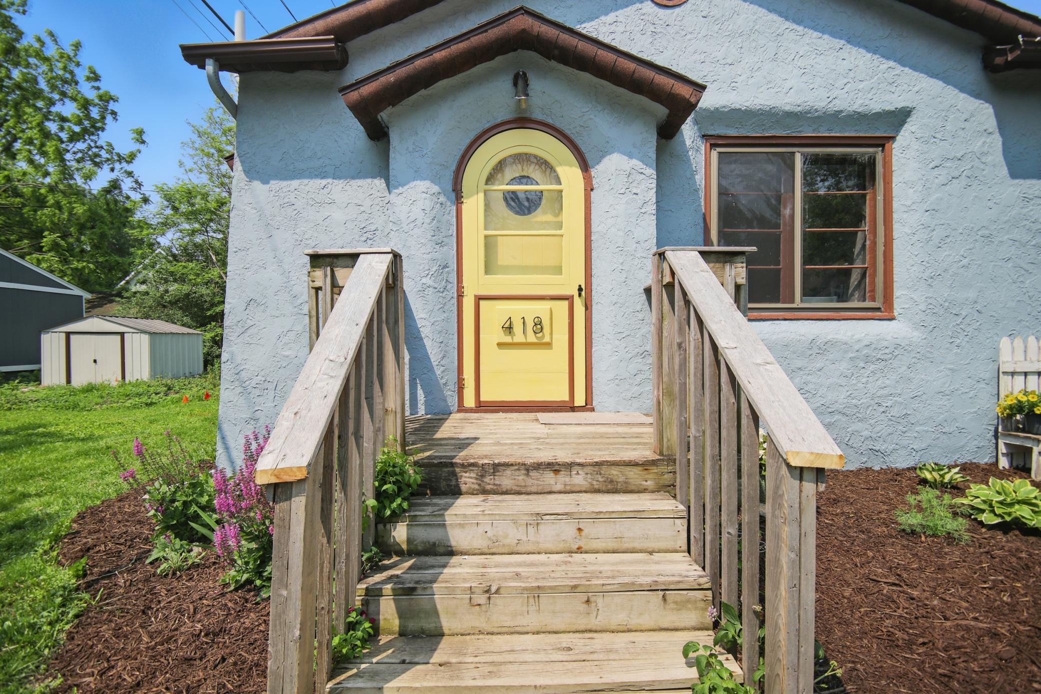 418 Lincoln Avenue Property Photo 2