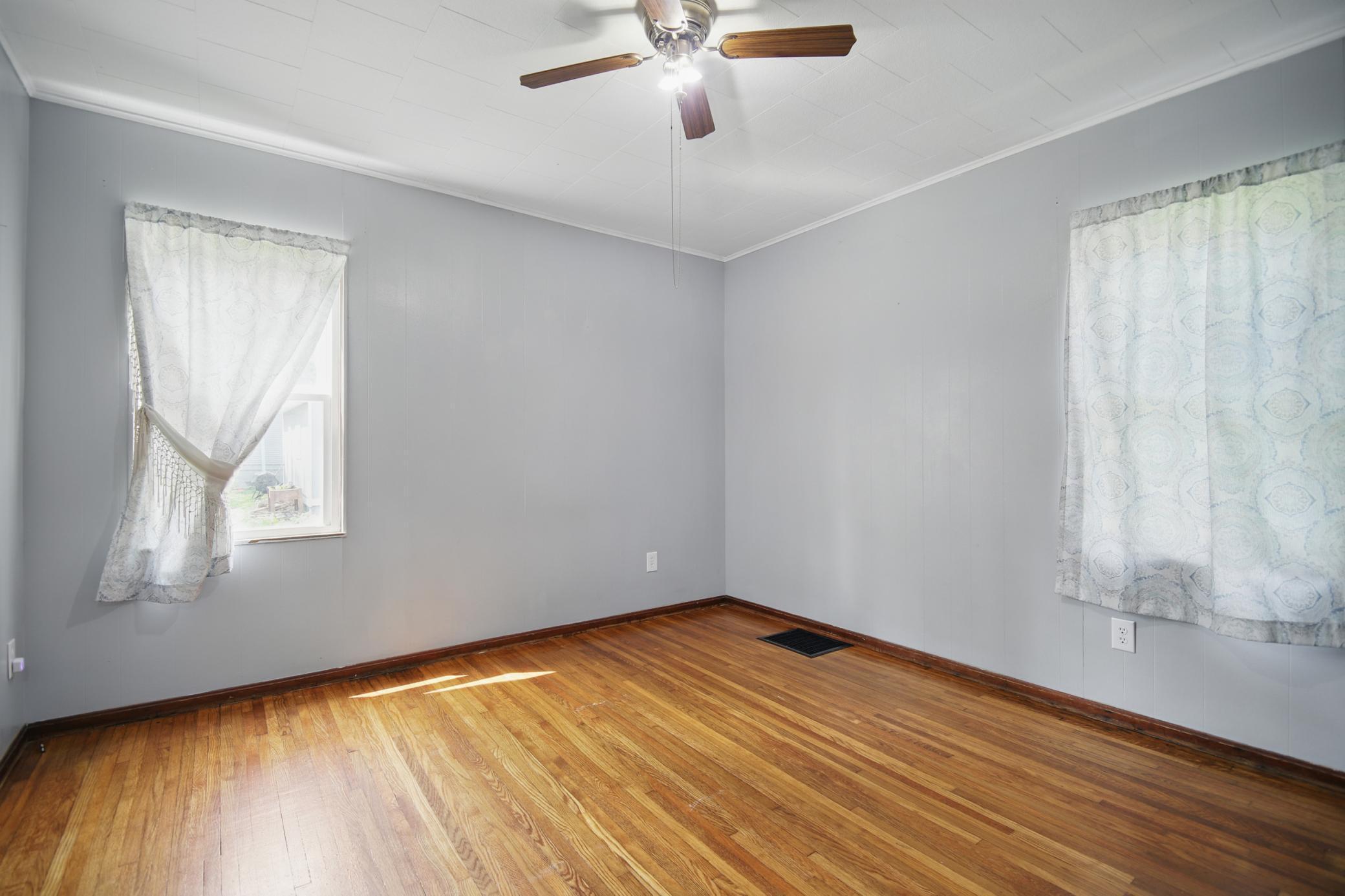 418 Lincoln Avenue Property Photo 18