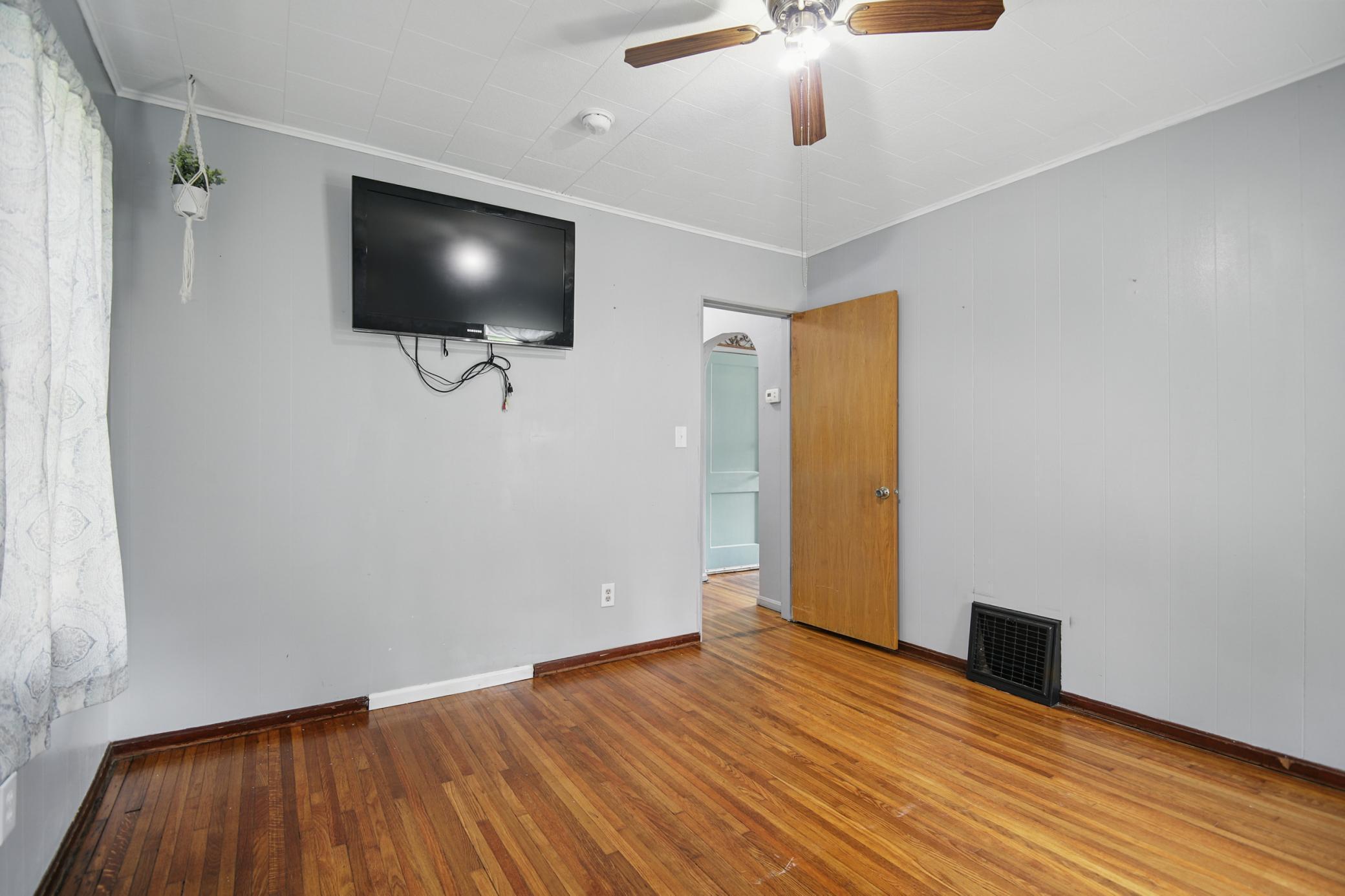 418 Lincoln Avenue Property Photo 19