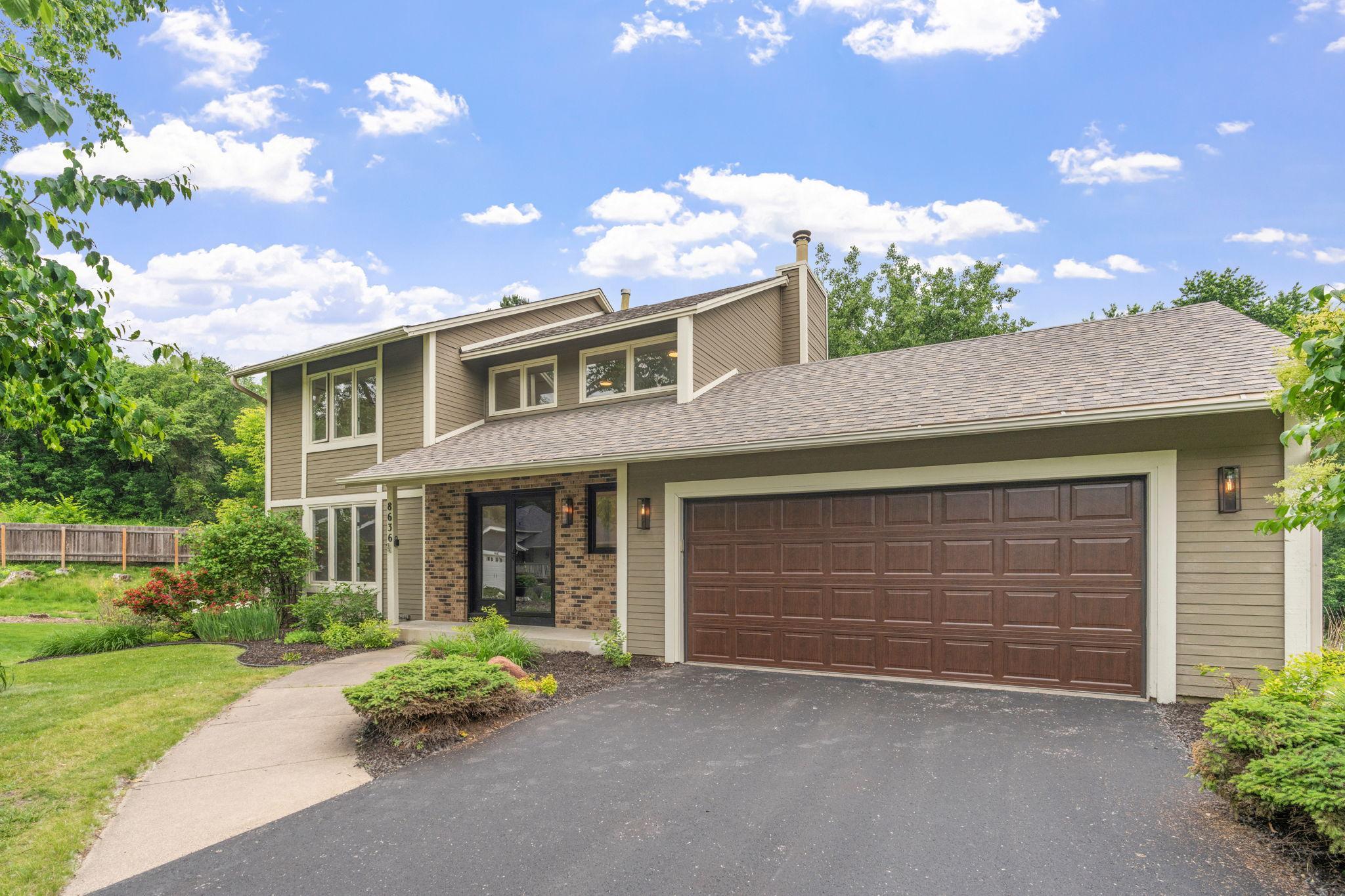 8636 Wood Cliff Circle Property Photo 1