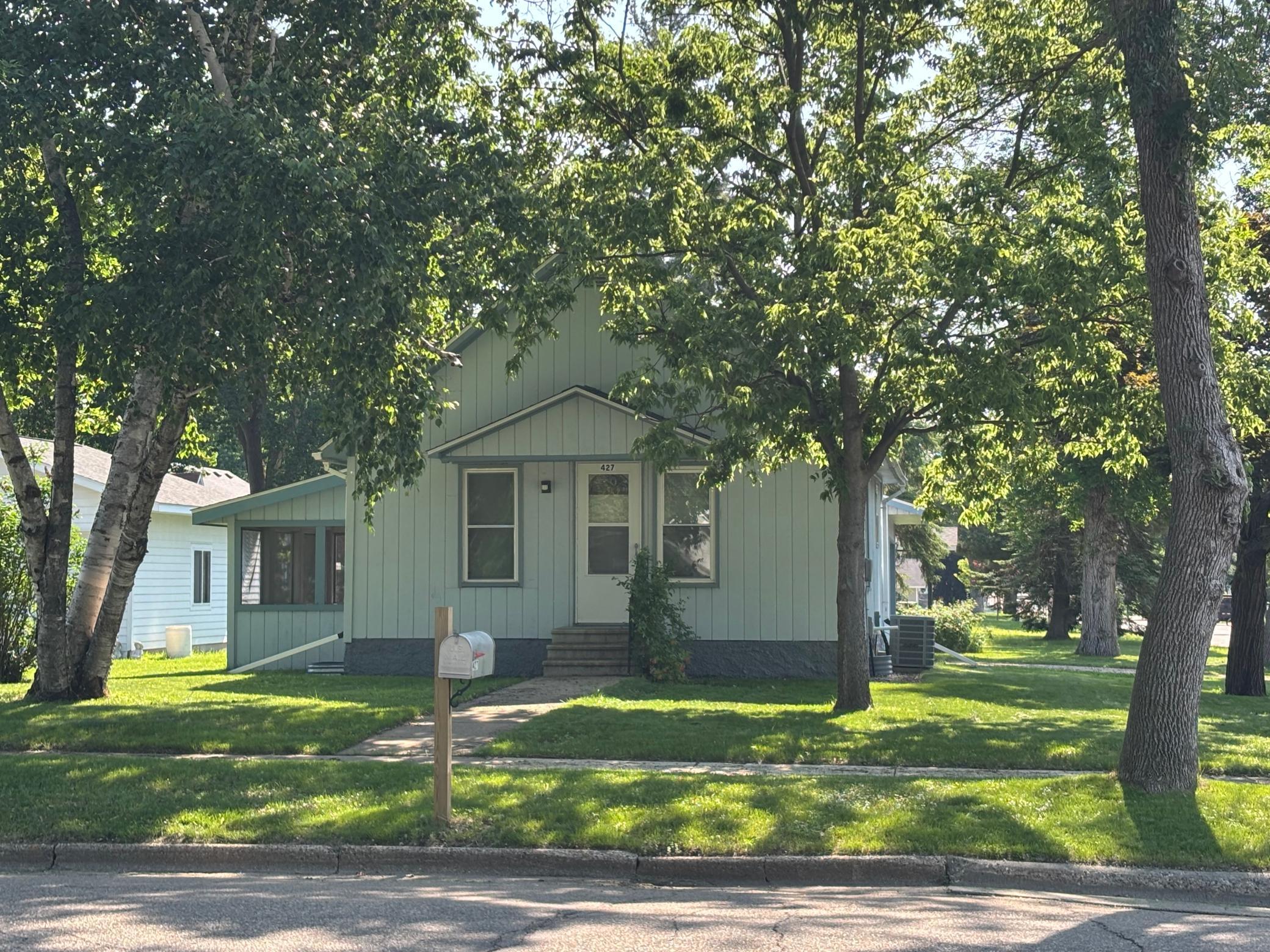 427 S Swift Avenue Property Photo 1