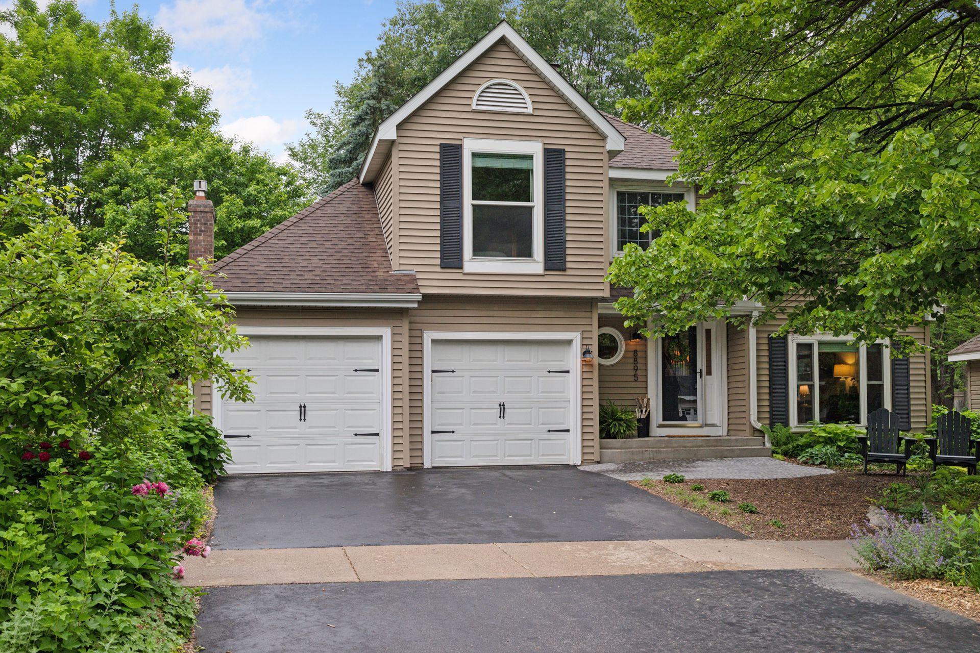 8895 Knollwood Drive Property Photo 1