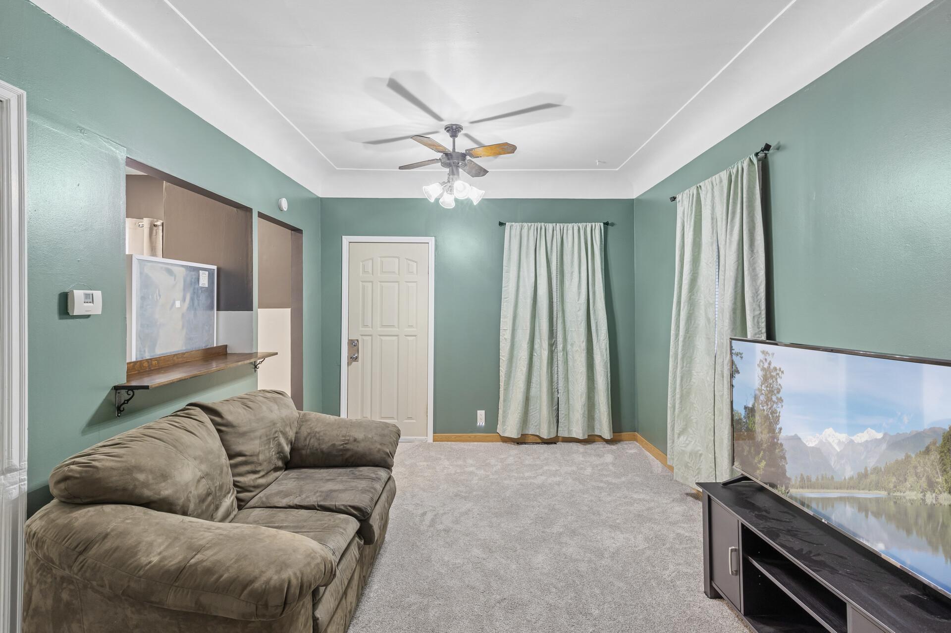 377 Winona Street E Property Photo 15