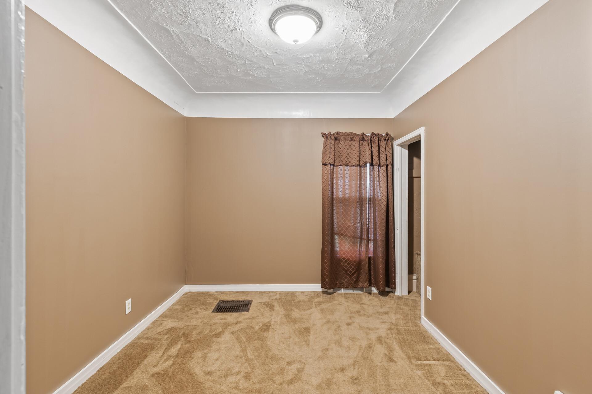 377 Winona Street E Property Photo 17