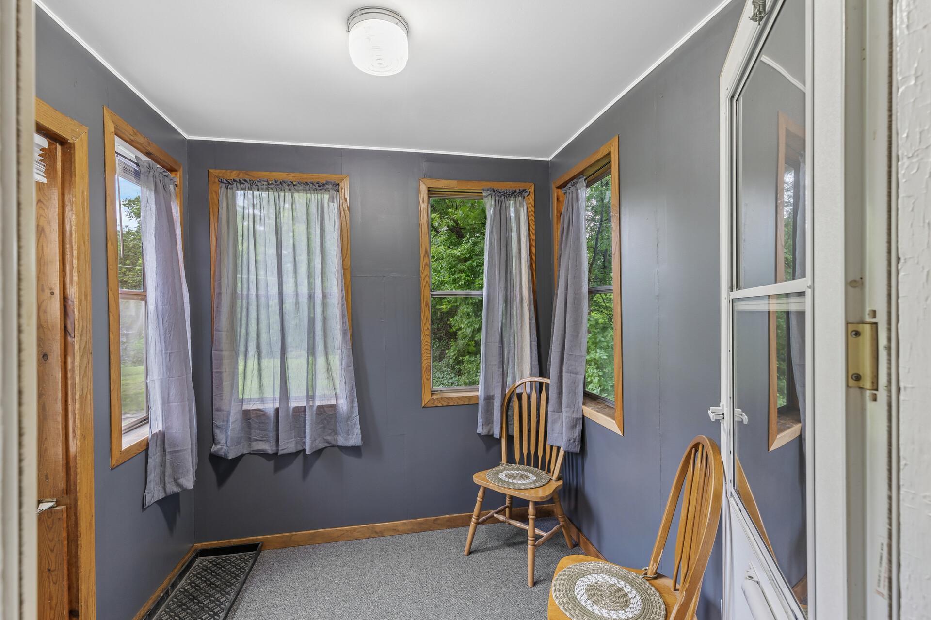 377 Winona Street E Property Photo 18