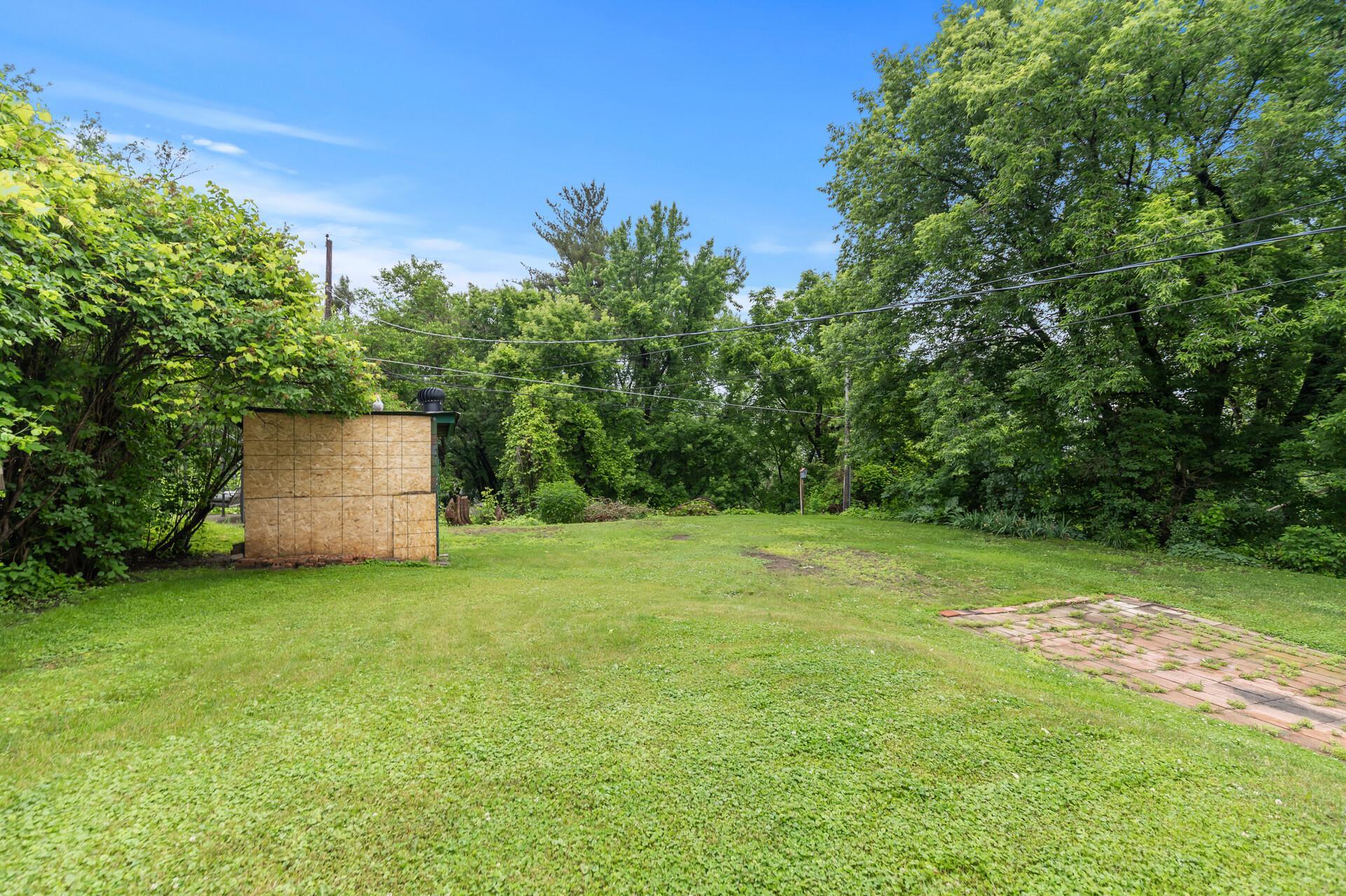 377 Winona Street E Property Photo 26