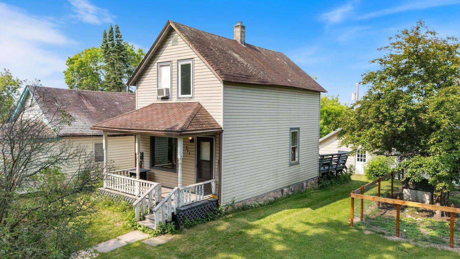 312 5th Avenue Property Photo 1