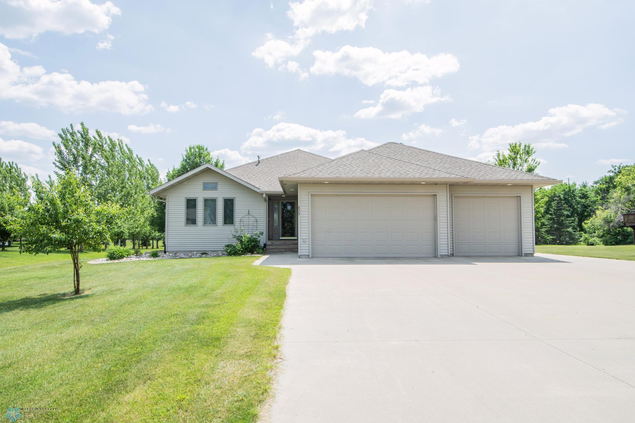 633 Leonards Way