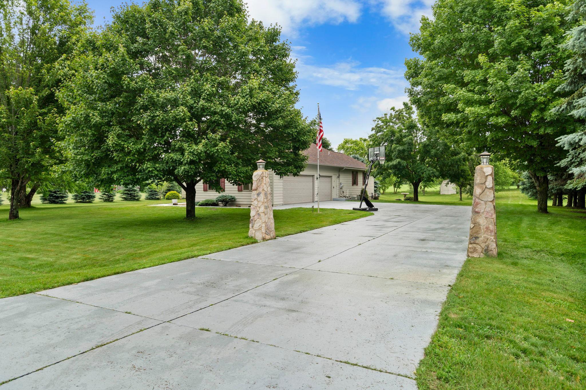 2012 Highland Circle Property Photo 3