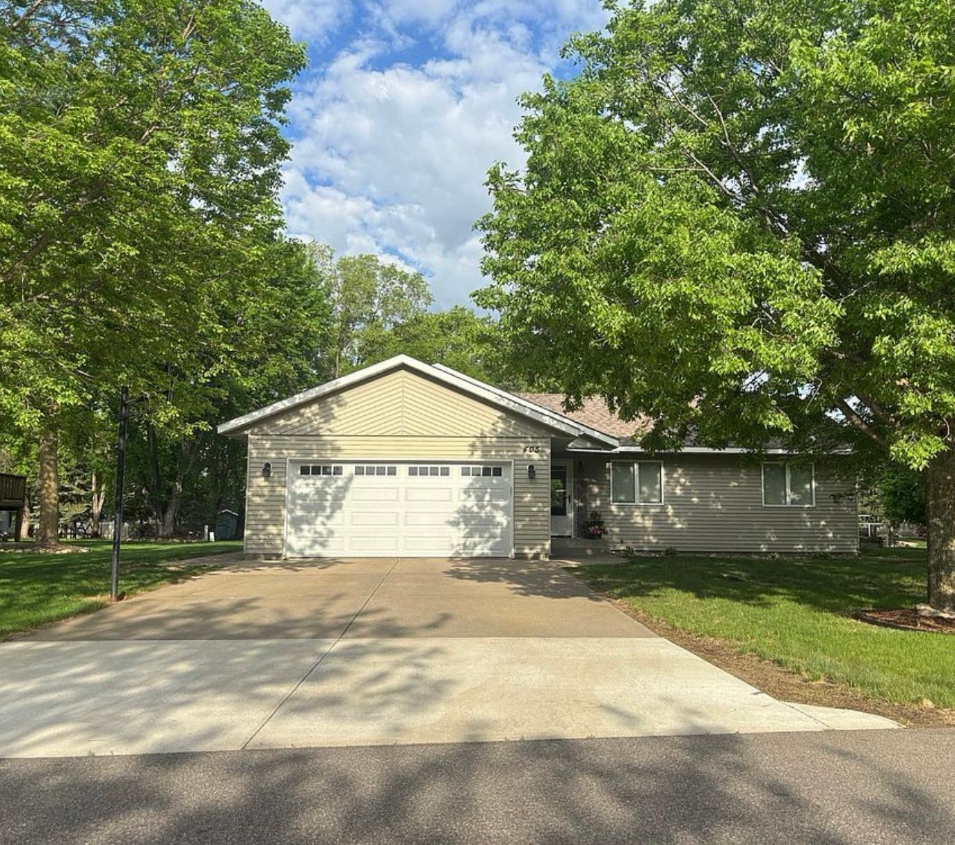 405 Sun Circle Property Photo 1